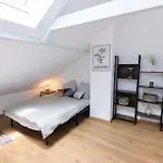 Near The Magic 6 Persons Apartment, 1 -minute Walk To Christmas Market! 公寓 牟罗兹