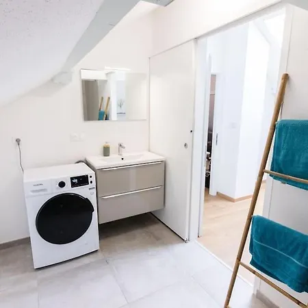 Apartamento Near The Magic 6 Persons Apartment, 1 -minute Walk To Christmas Market!