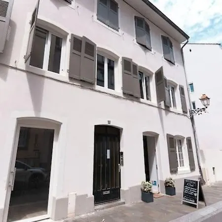 Near The Magic 6 Persons Apartment, 1 -minute Walk To Christmas Market! * Mulhouse