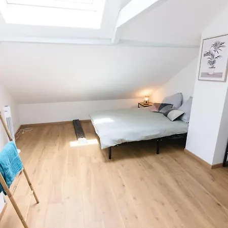 Near The Magic 6 Persons Apartment, 1 -minute Walk To Christmas Market!