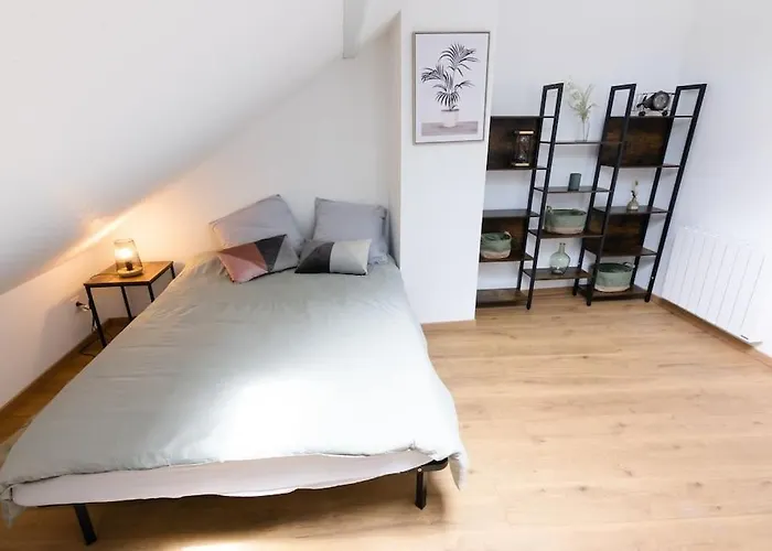 Near The Magic 6 Persons Apartment, 1 -minute Walk To Christmas Market!