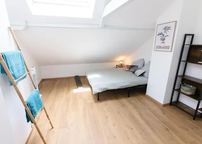 Near The Magic 6 Persons Apartment, 1 -minute Walk To Christmas Market!