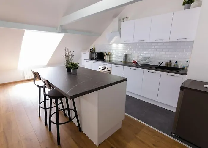 Apartamento Near The Magic 6 Persons Apartment, 1 -minute Walk To Christmas Market!
