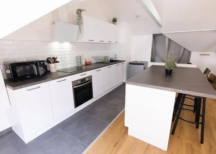 Near The Magic 6 Persons Apartment, 1 -minute Walk To Christmas Market! Apartamento *